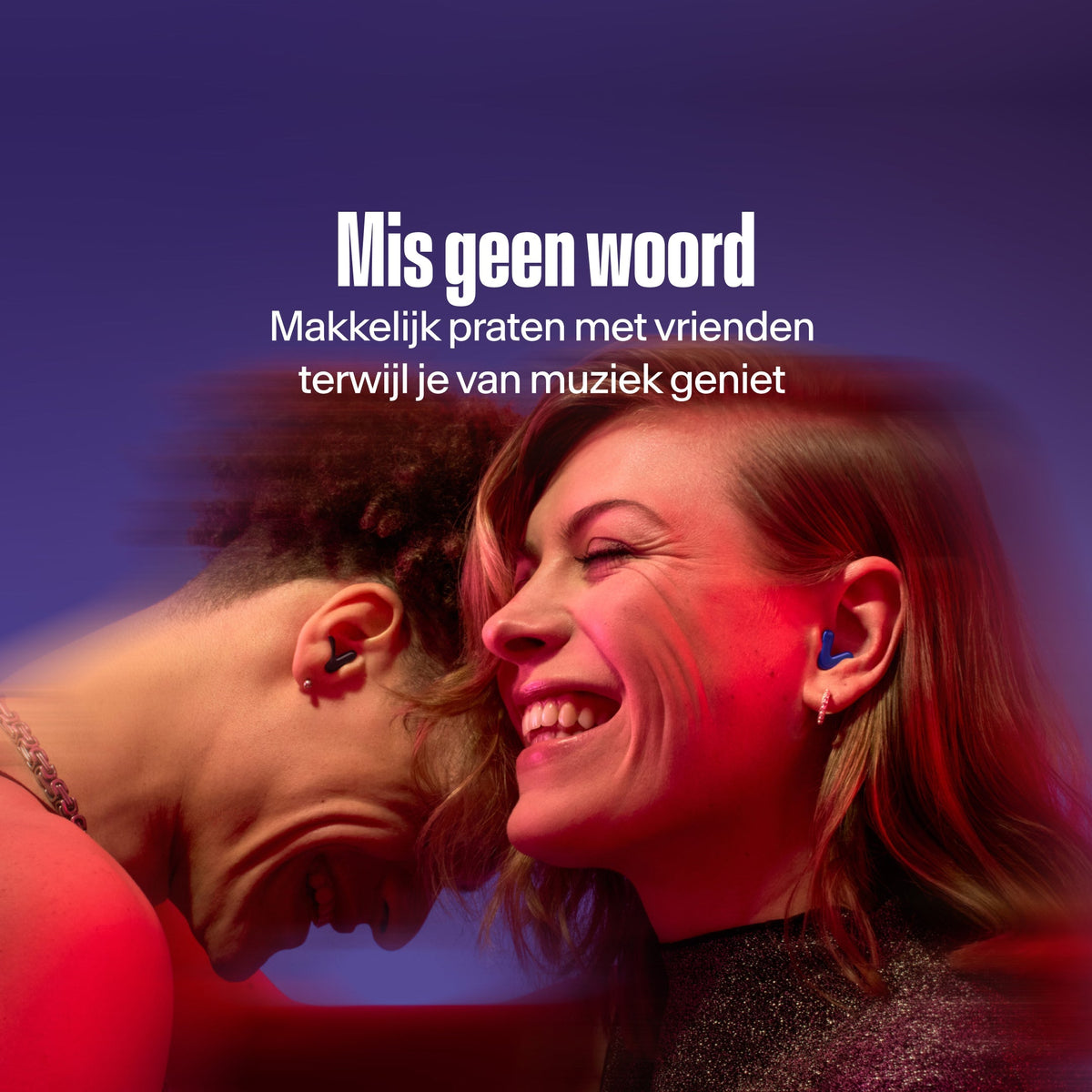 man en vrouw met Alpine Tune in dark-blue en black dansen samen #color_black #color_dark-blue #lang_nl